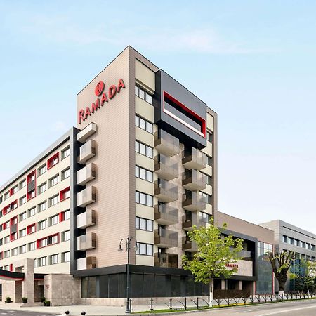 Ramada By Wyndham Ramnicu Valcea Hotell Eksteriør bilde